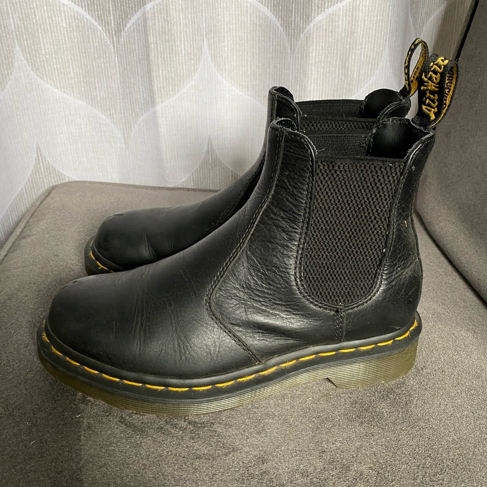 Dr. Martens Chelsea boot